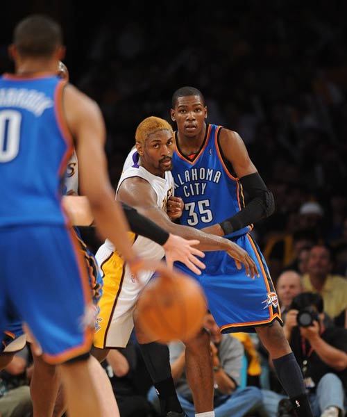 仅仅依靠球 仅仅依靠球