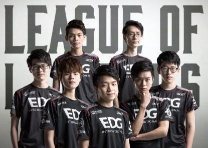 官方:利物浦后卫齐米卡斯租借加盟罗马