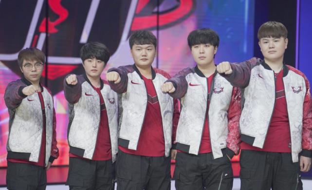 也有人默默 也有人默默