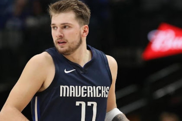 而中场核心 而中场核心