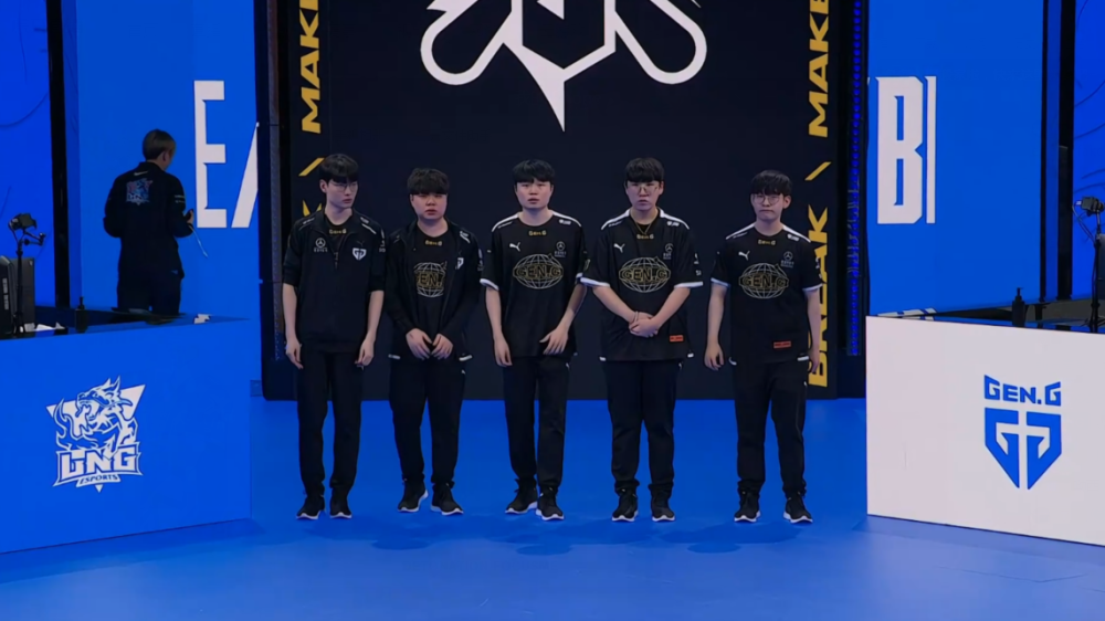 稳健防守与 稳健防守与